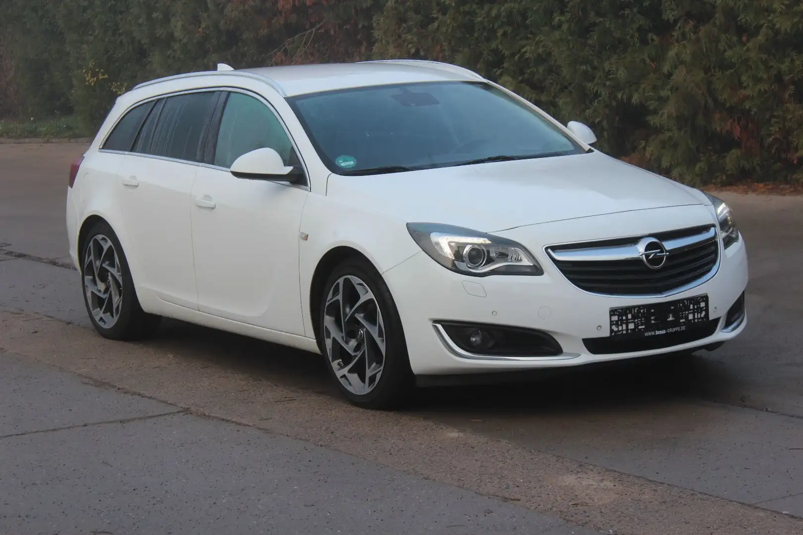 Opel Insignia A Sports Tourer Innovation Blanc - 1