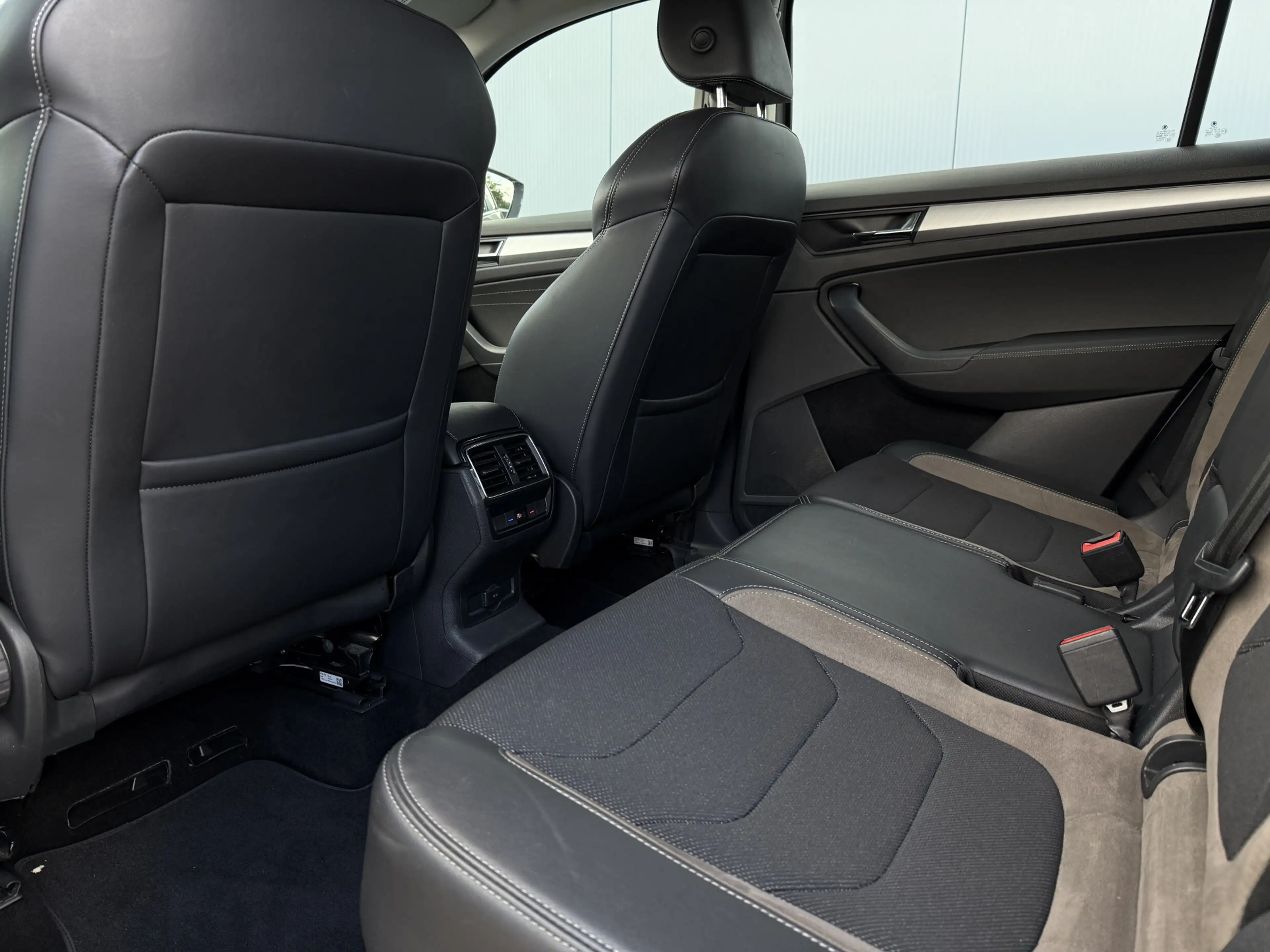 Skoda Kodiaq 1.5 TSI Business Edition Camera/Navi/18inch. — photo 29