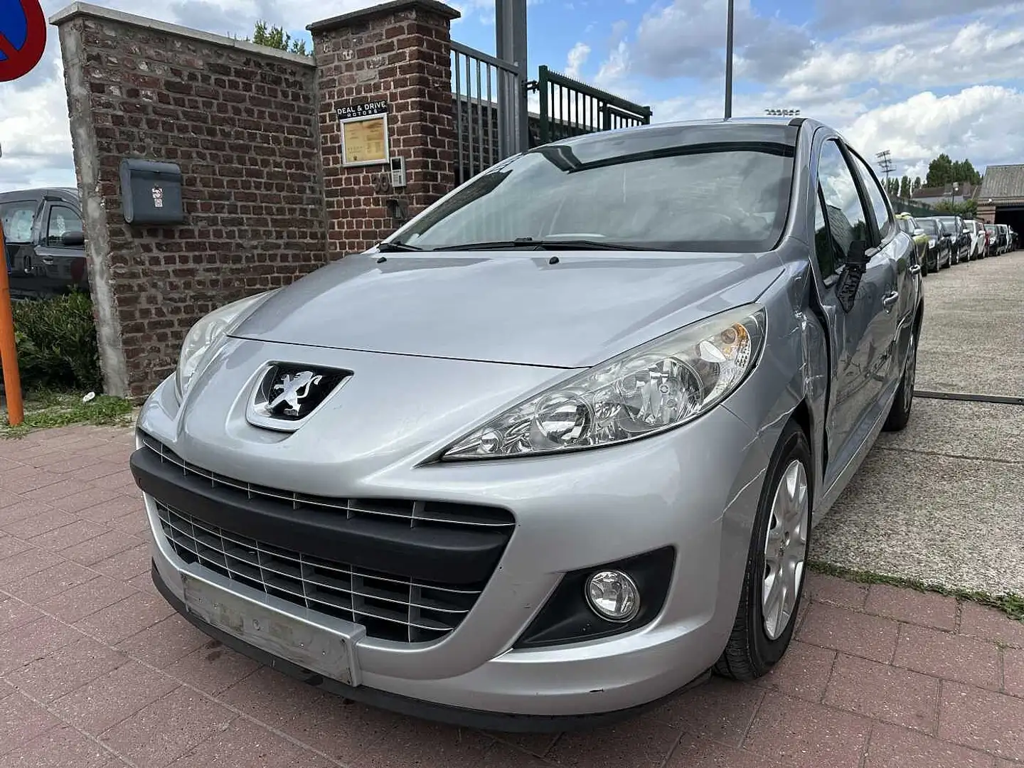 Peugeot 207 1.4 I MET 114DKM HANDELAARS & EXPORT Gris - 1