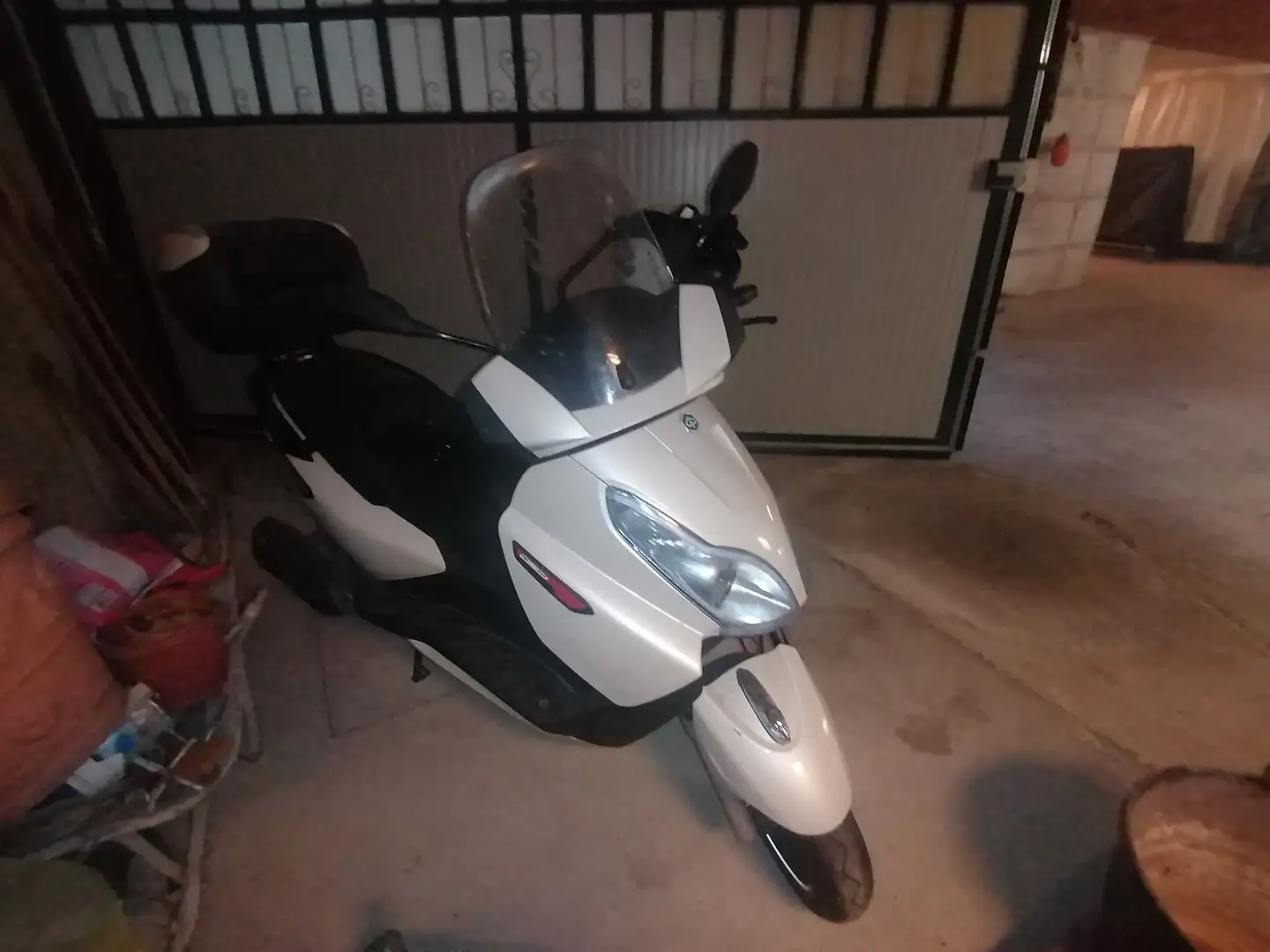 Piaggio X 7 Weiß - 1
