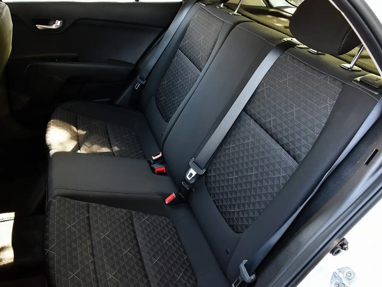 Kia Rio снимка Kia Rio