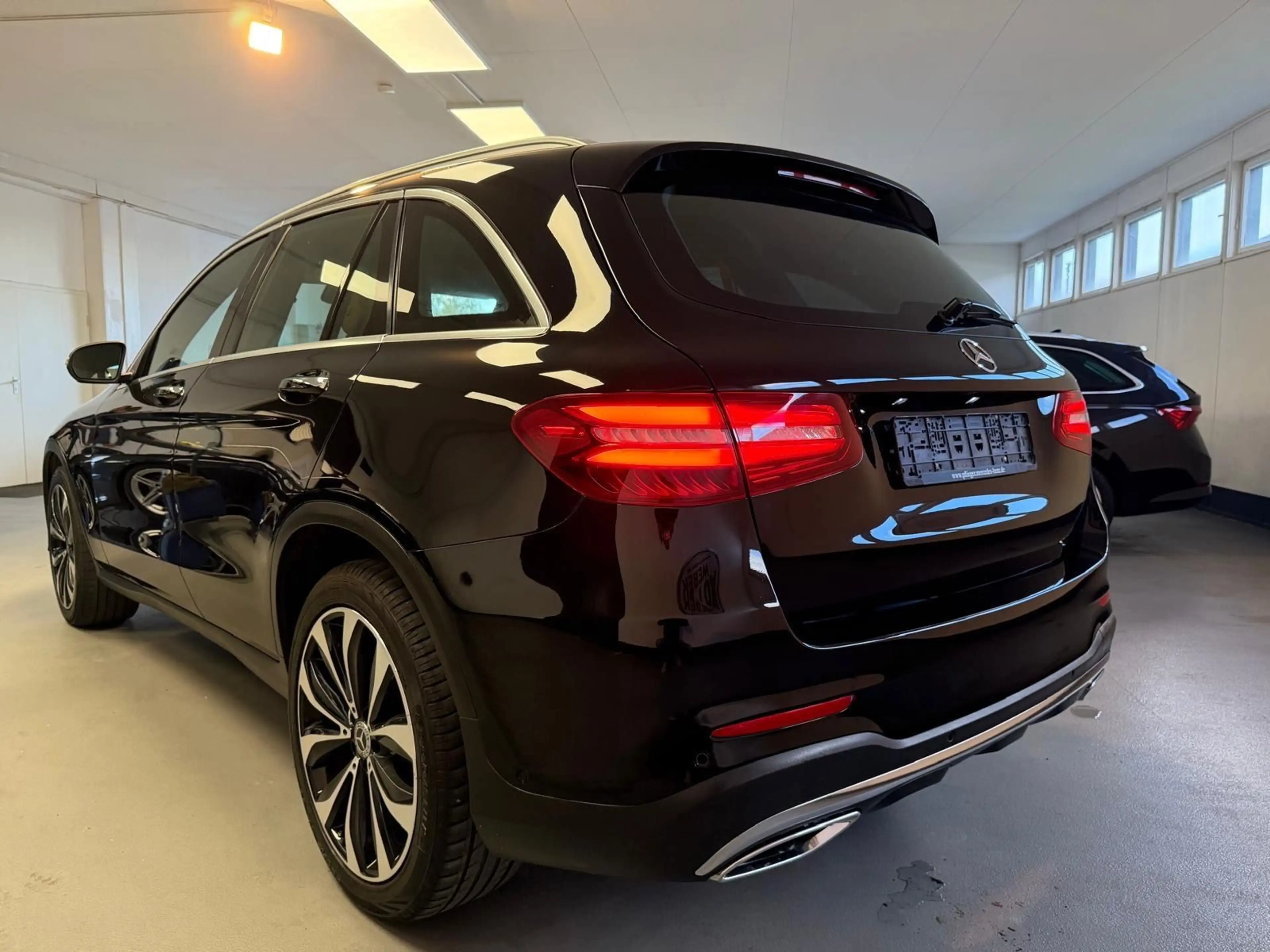 Mercedes-Benz GLC 350 D 4M*AMG-LINE*LEDER*LED*NAVI*CAM*AHK*MEM — photo 8