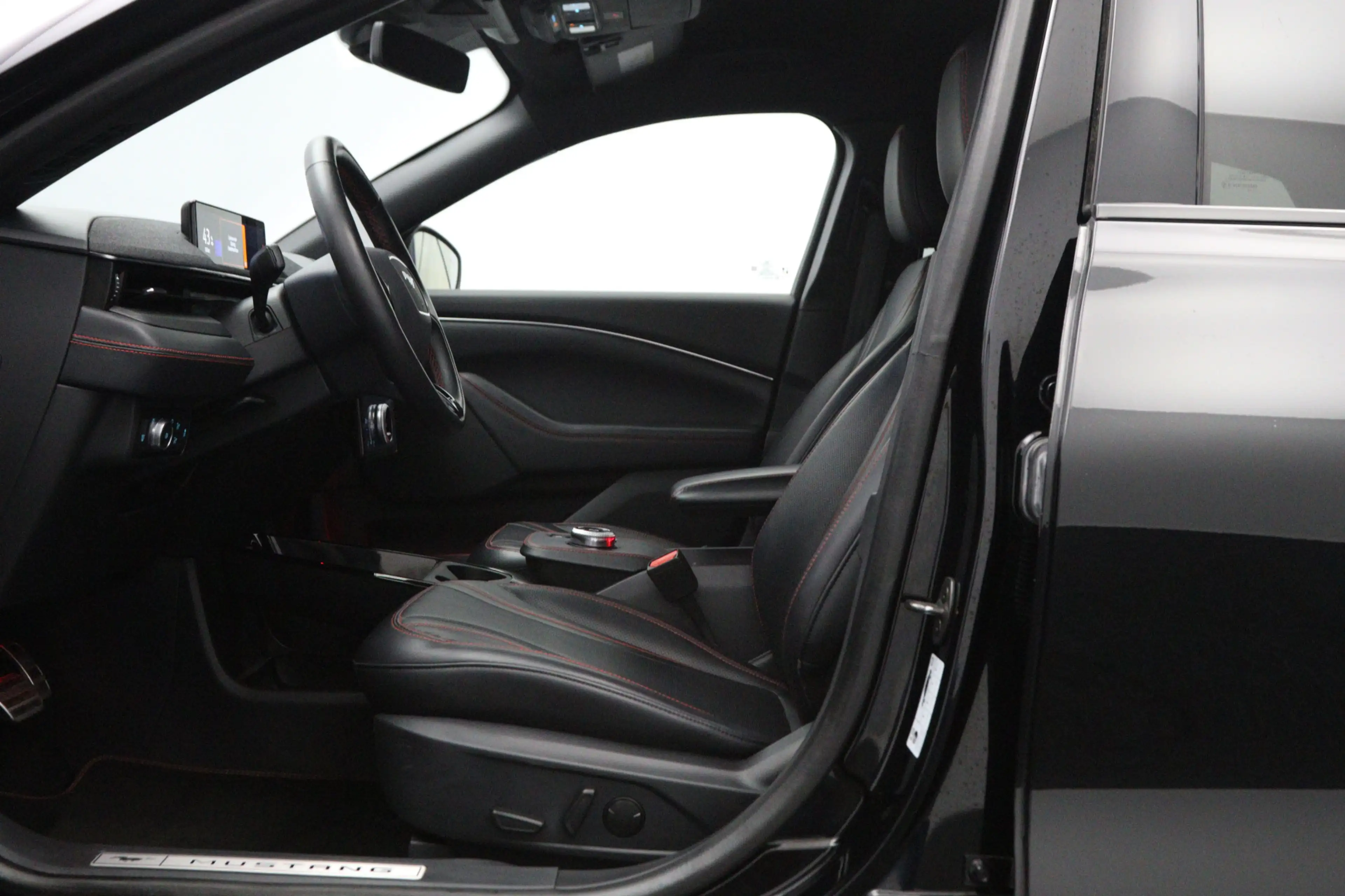Ford Mustang Mach-E AWD 75 kWh 270 PK, SOH 95 %, Leder, Memory, Adap. — photo 2