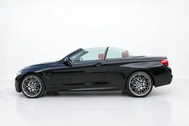 BMW M4 view 5