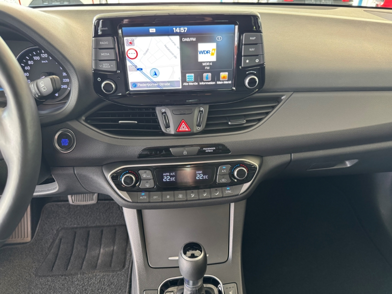 Hyundai i30 1.4 T-GDI PREMIUM Navigationspaket, Sitzpaket inkl — photo 9