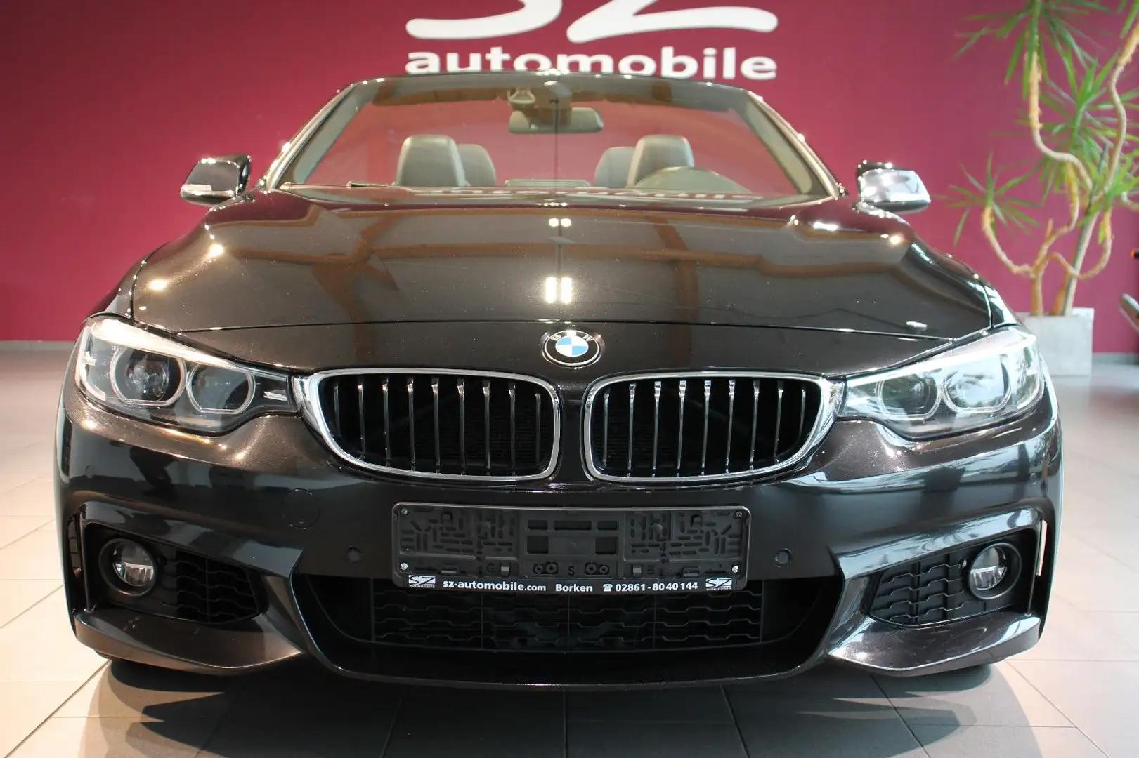 BMW 430 i M Sport Cabrio LED HUD Leder Navi SHZ Alu Schwarz - 2