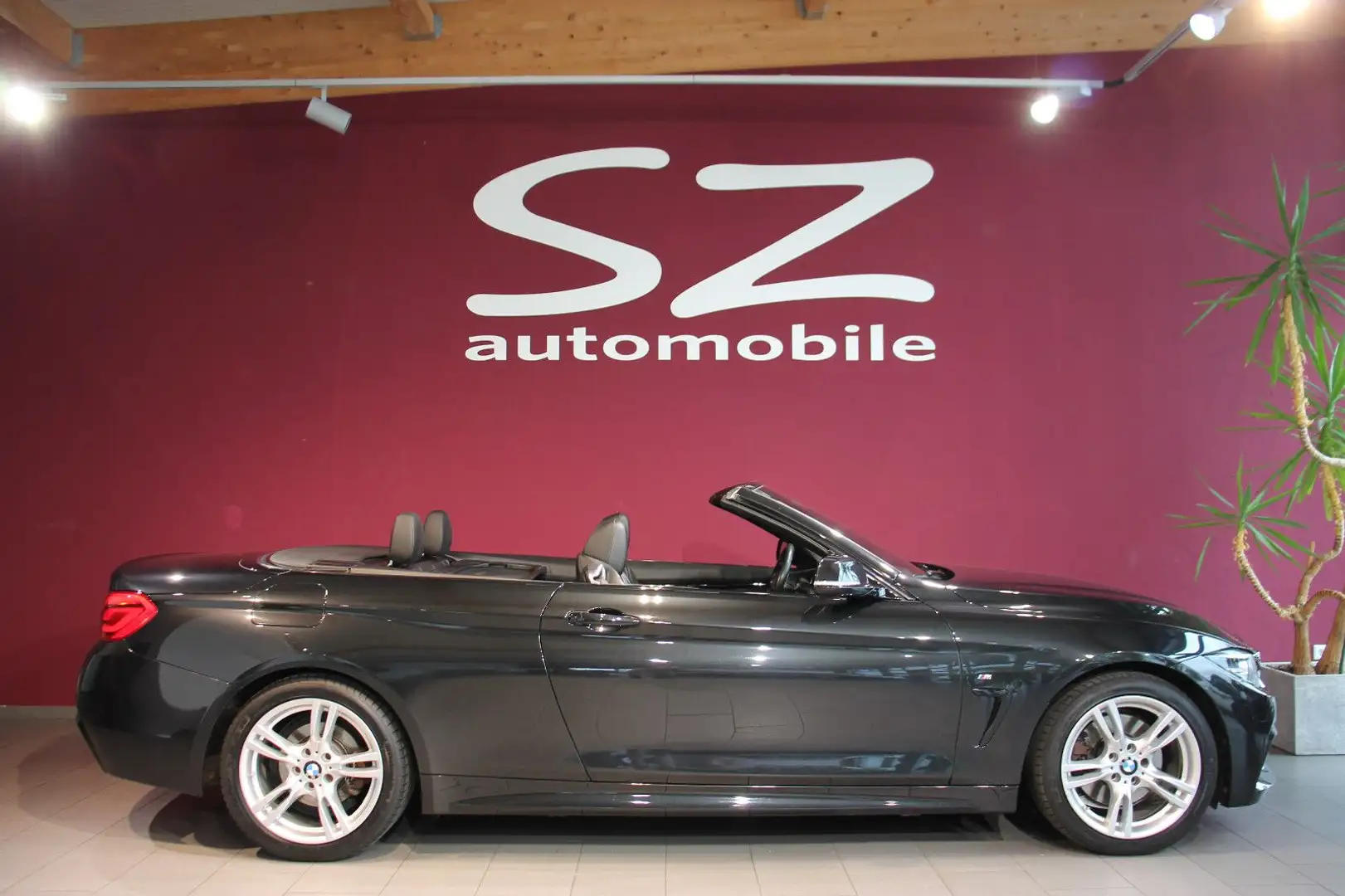 BMW 430 i M Sport Cabrio LED HUD Leder Navi SHZ Alu Schwarz - 2