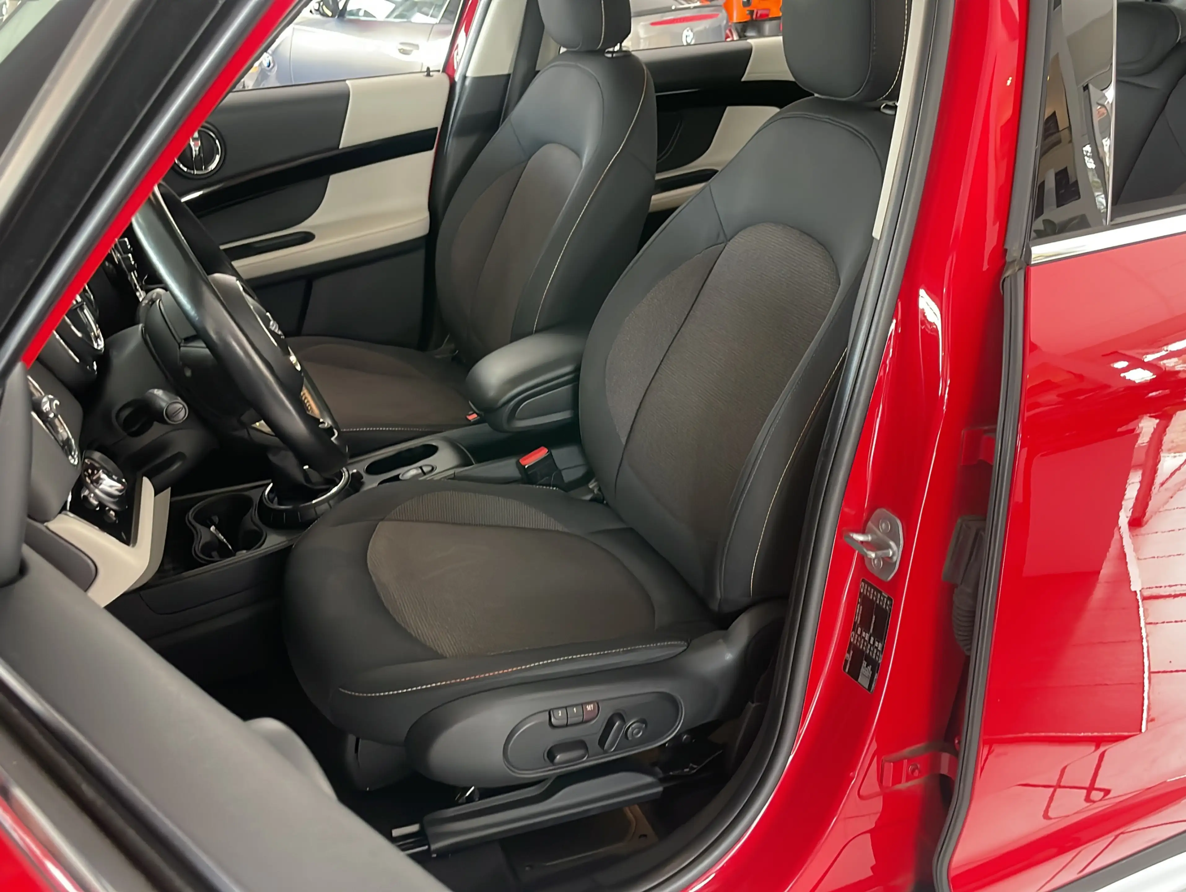MINI Cooper Countryman - Automatik-LED-Panorama-Sitz — photo 14