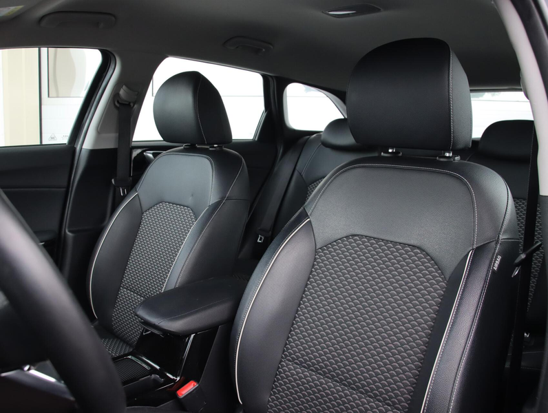 Kia Ceed SW / cee'd SW Sportswagon 1.6 GDI PHEV 140PK DynamicPlusLine | A — photo 6