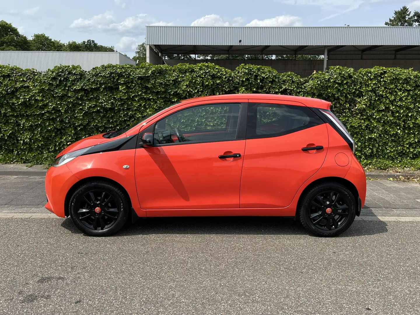 Toyota Aygo 1.0 VVT-i x * Airco * Camera * Edition * Apk 04-20 Orange - 2
