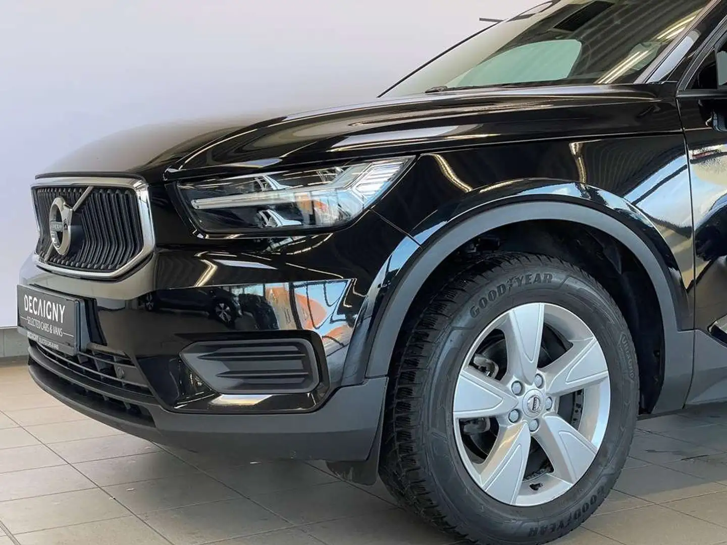 Volvo XC40 T2 Momentum *App Connect*Digital Cockpit*Sensoren Noir - 2