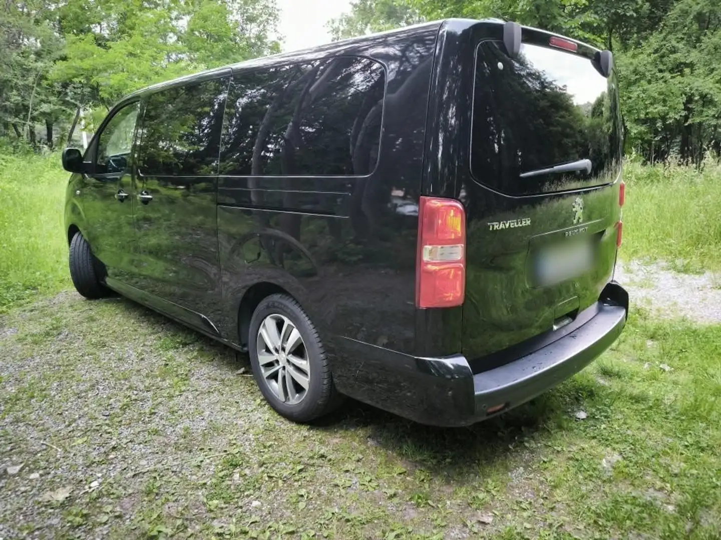 Peugeot Traveller Traveller L2 2.0 BlueHDi 180 EAT8 Allure (8-Si) Negro - 2