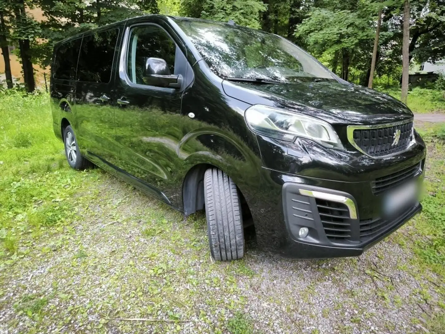 Peugeot Traveller Traveller L2 2.0 BlueHDi 180 EAT8 Allure (8-Si) Negro - 1