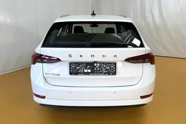 Skoda Octavia view 9