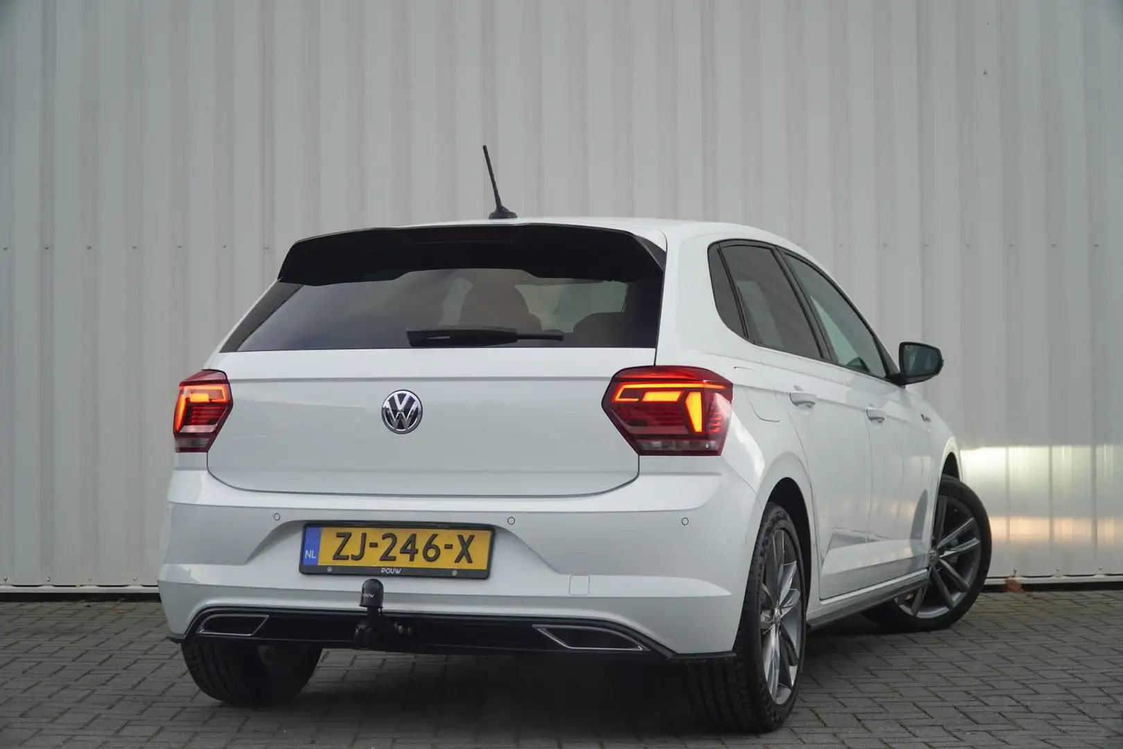 Volkswagen Polo 1.0 TSI 115pk Highline | Panoramadak | Trekhaak | Blanc - 2