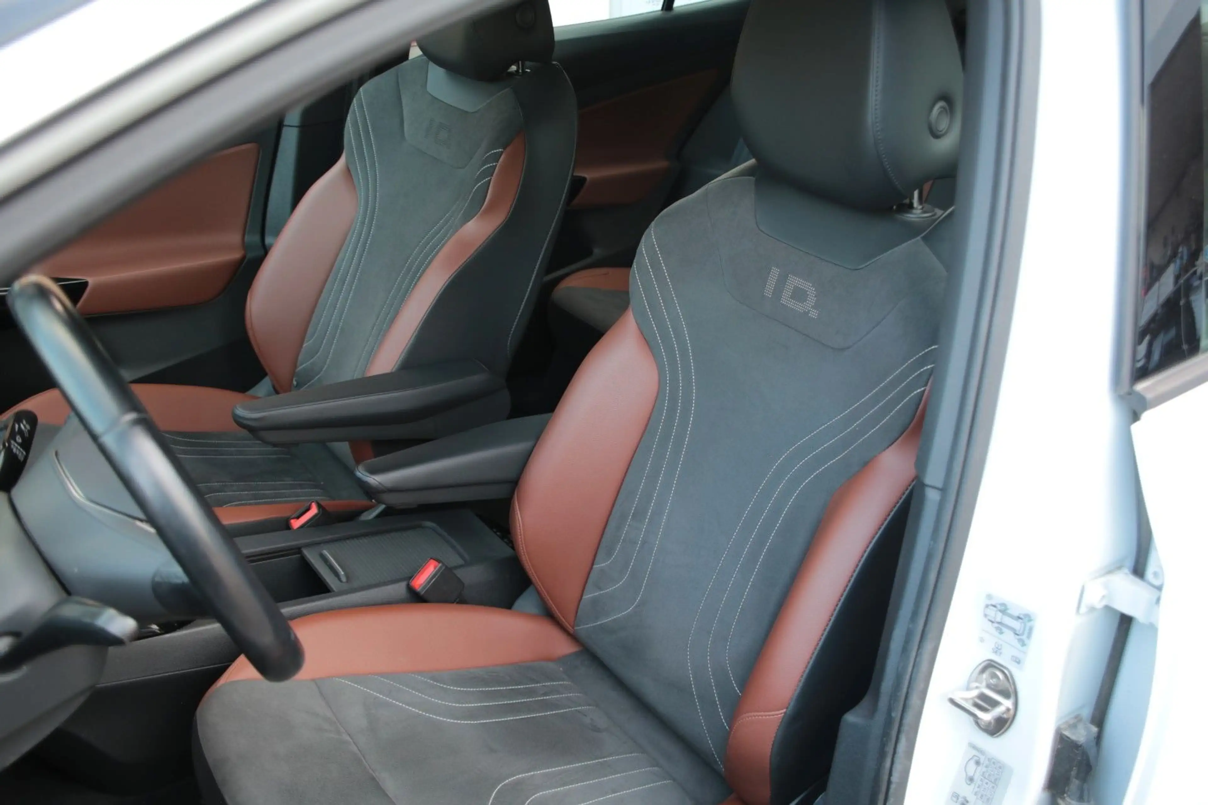 Volkswagen ID.5 Pro Performance 150 kW mit  Alcantara!! — photo 7