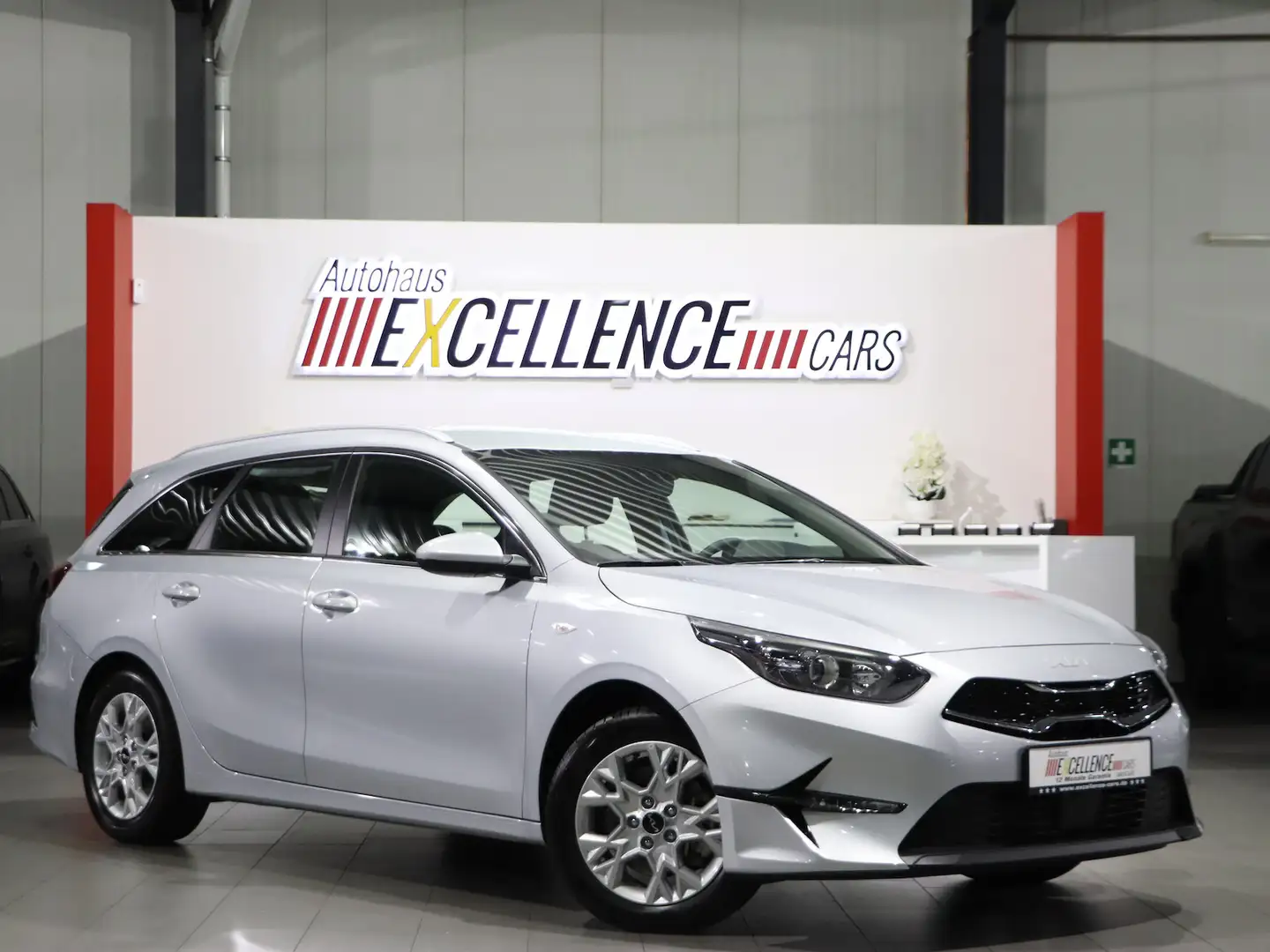 Kia Ceed SW / cee'd SW cee´d Sportswagon 1.6 D VISION / 6.000-KM / TOP Argent - 1