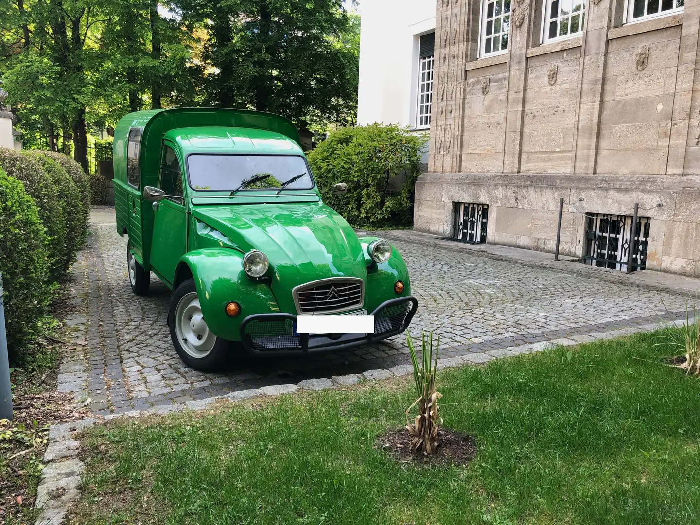 Citroen 2CV AK400 Grün - 1