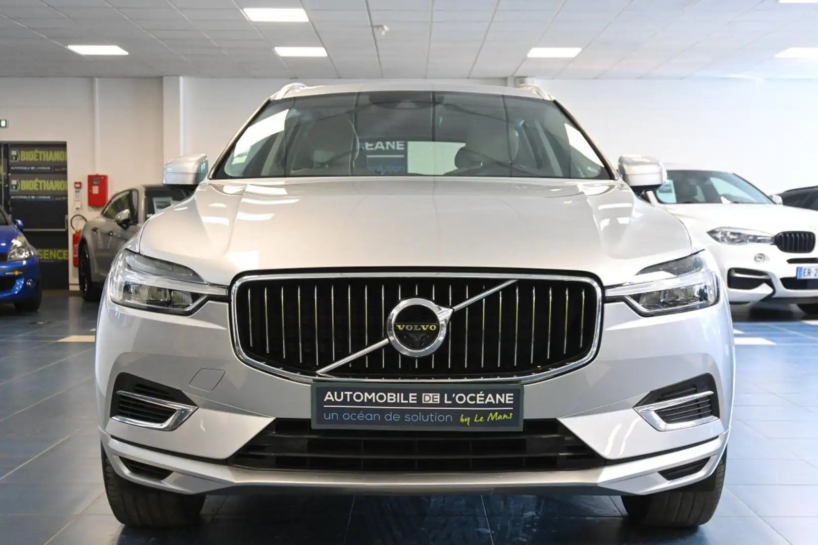 Volvo XC60 T8 Twin Engine 320+87 ch Geartronic 8 Inscription  Gris - 2
