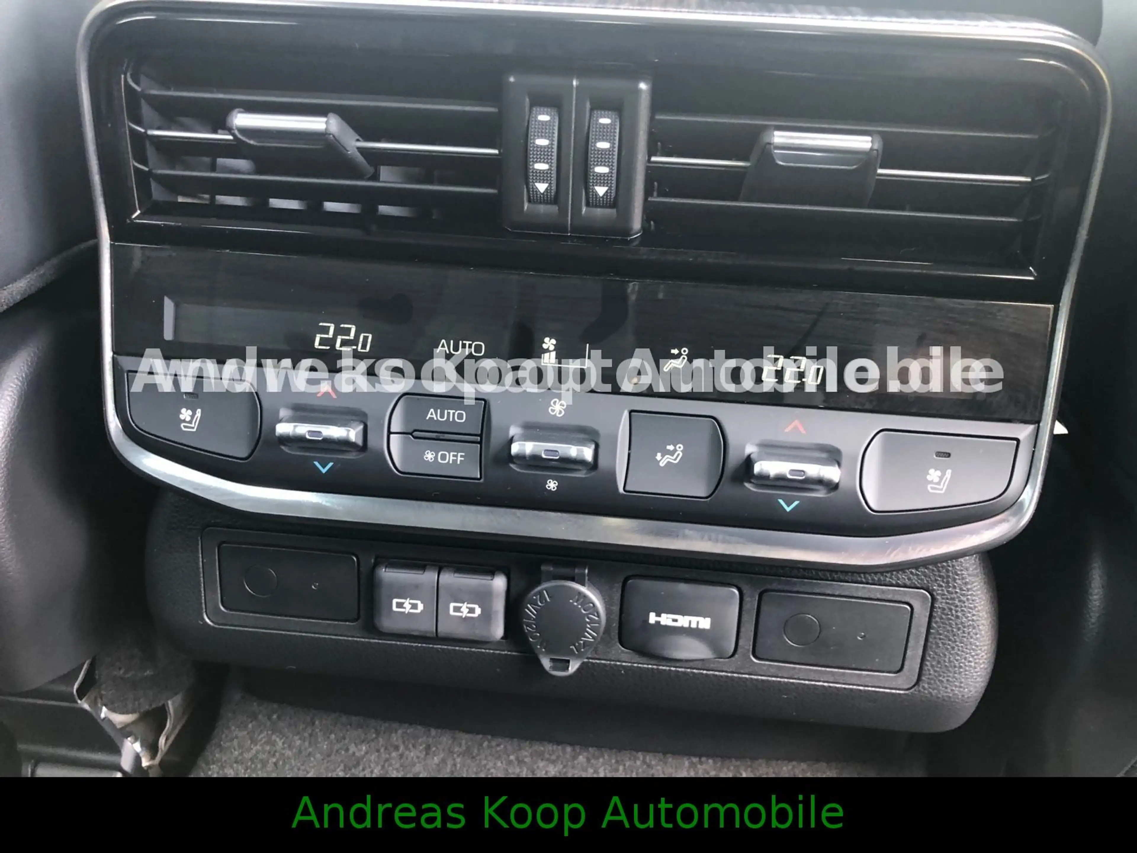 Toyota Land Cruiser 300 Premium ZX Mod 2026 3,5i V6 5-Sitze Sofort — photo 8