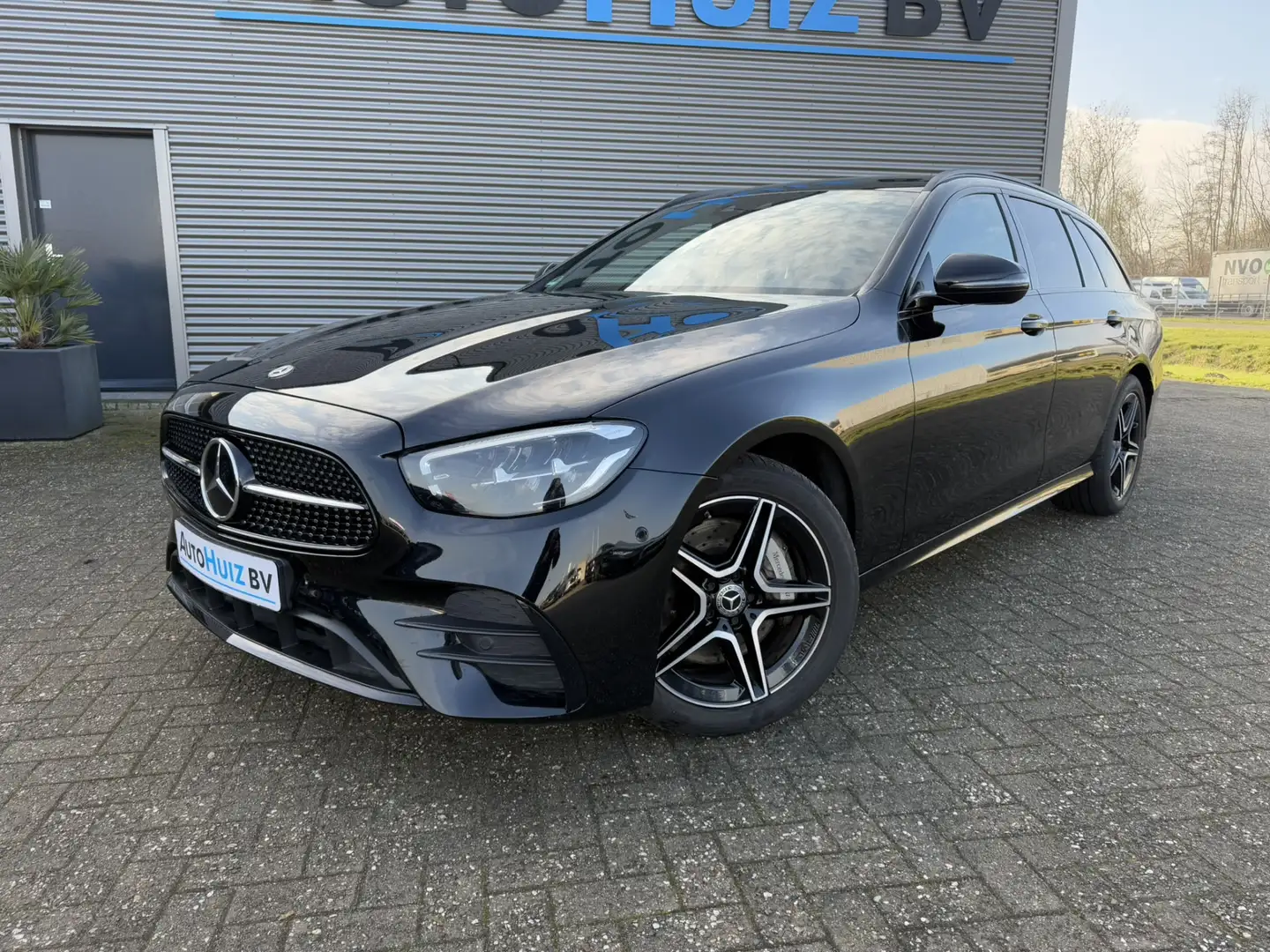 Mercedes-Benz E 300 Estate e AMG Line LED DAB Distronic ACC Carplay Tr Zwart - 2