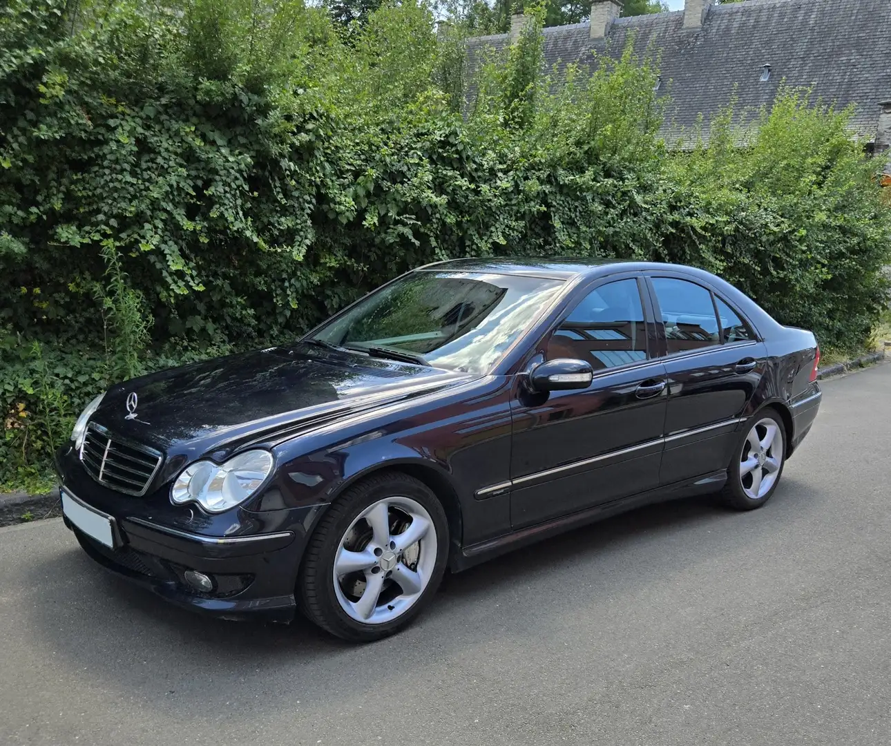 Mercedes-Benz C 320 Avantgarde+AMG Pack+Automatic+Full Service plava - 1