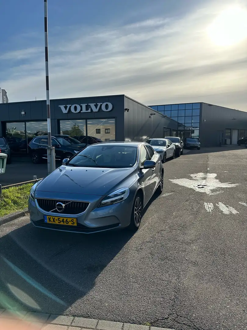 Volvo V40 2.0 D3 Kinetic Blauw - 1