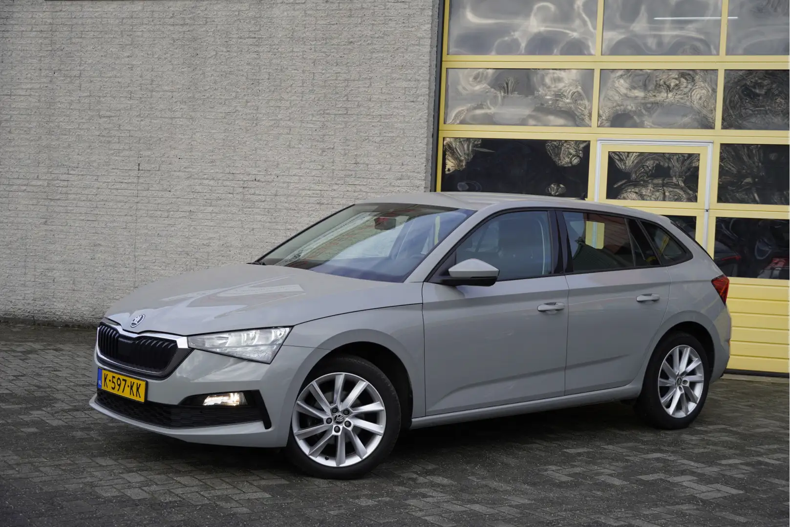 Skoda Scala 1.0 TSI Automaat! 5drs Ambition BJ2020 Lmv 17" | L Grigio - 2