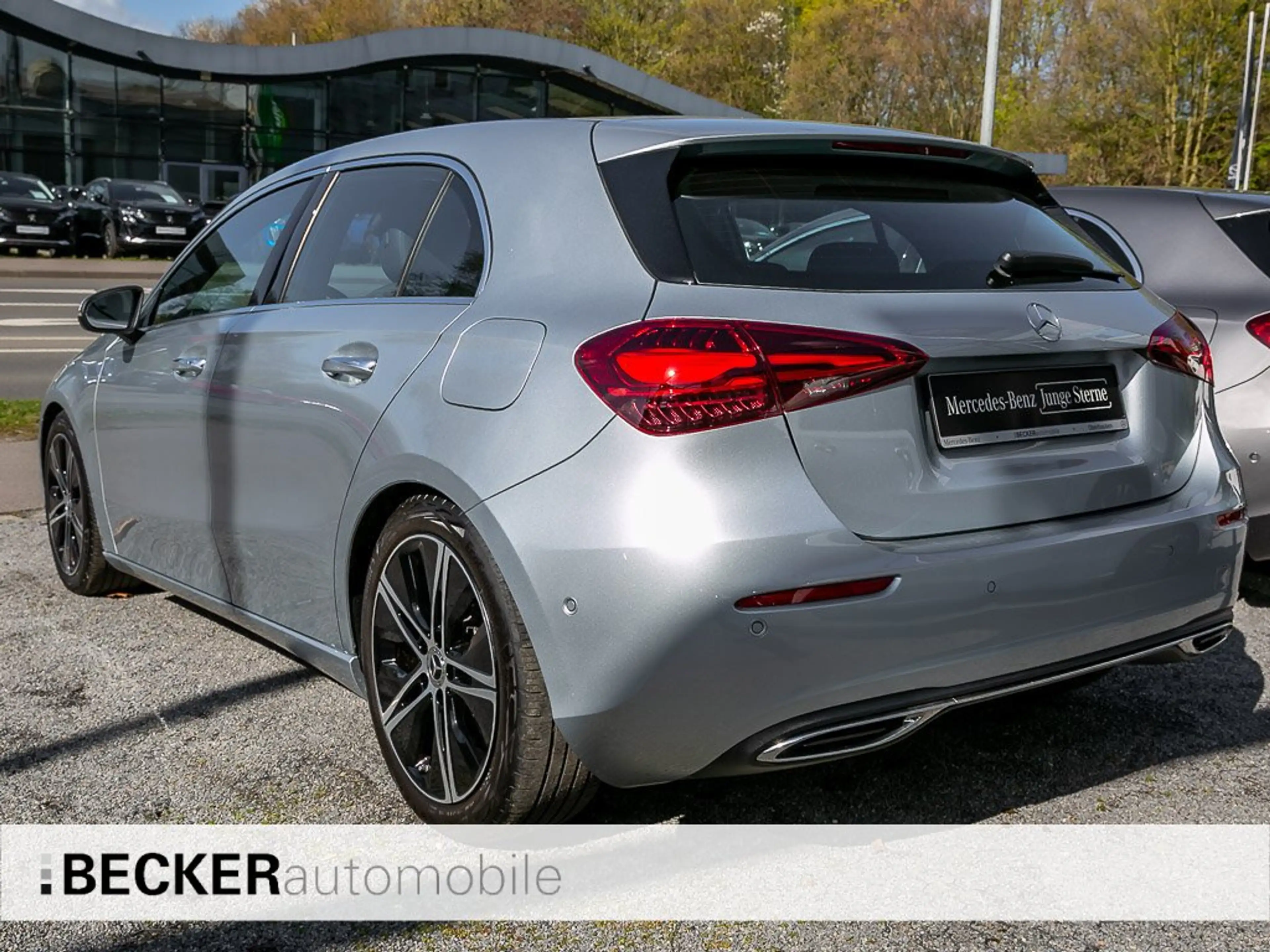 Mercedes-Benz A 200 A 200 d PROGRESSIVE AMBIENTE MULTIBEAM DIST AHK — photo 3