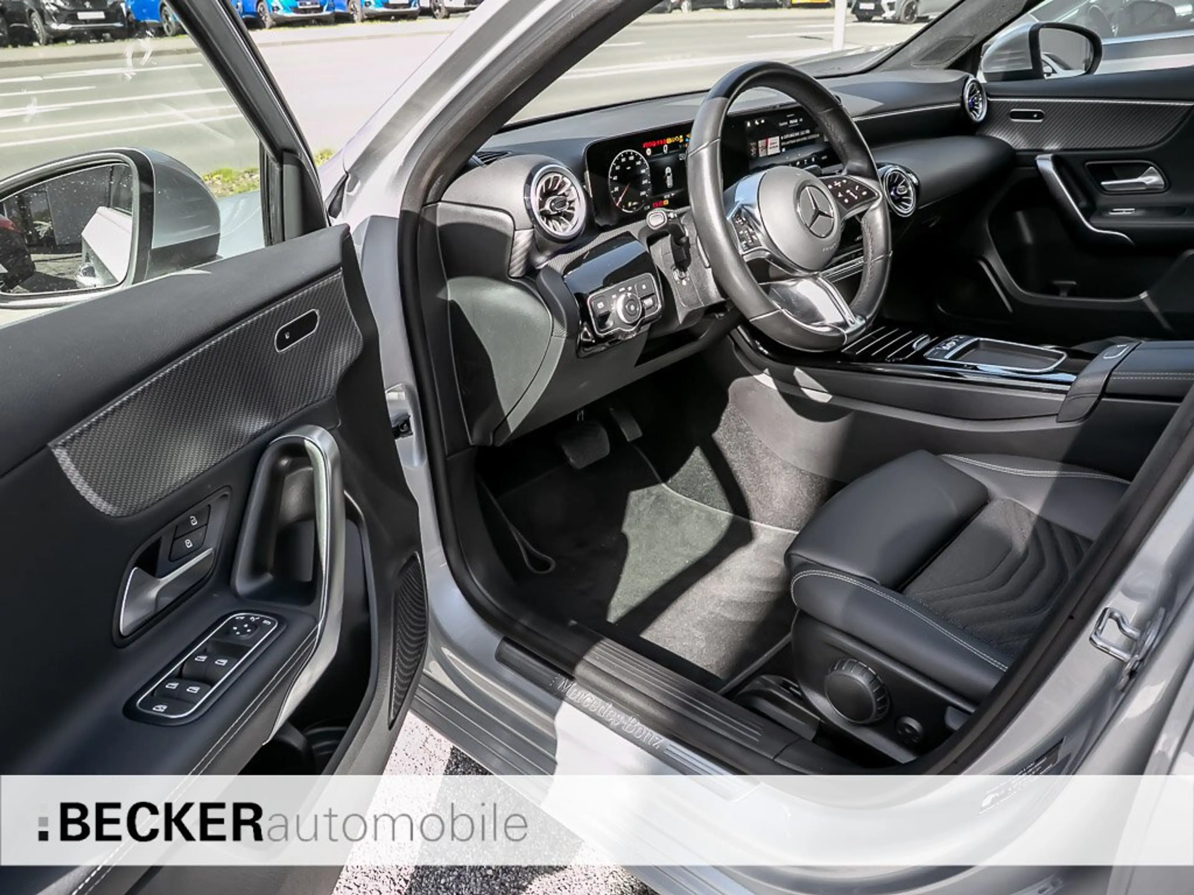 Mercedes-Benz A 200 A 200 d PROGRESSIVE AMBIENTE MULTIBEAM DIST AHK — photo 10