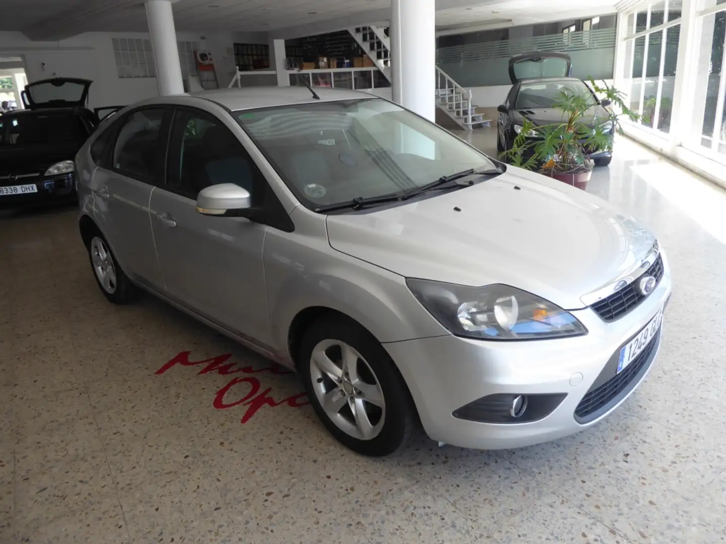 Ford Focus 1.6TDCi Trend Plateado - 1