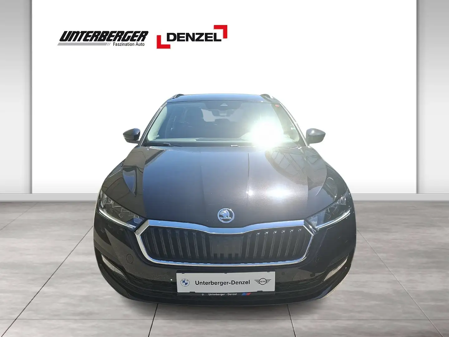 Skoda Octavia 2.0 TDI Ambidtion DSG Schwarz - 2