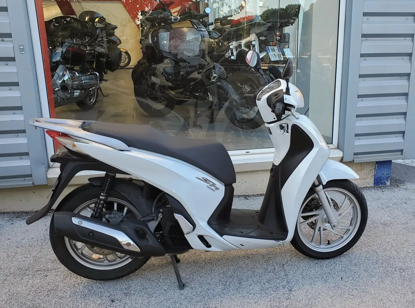 Honda SH 125 Weiß - 1