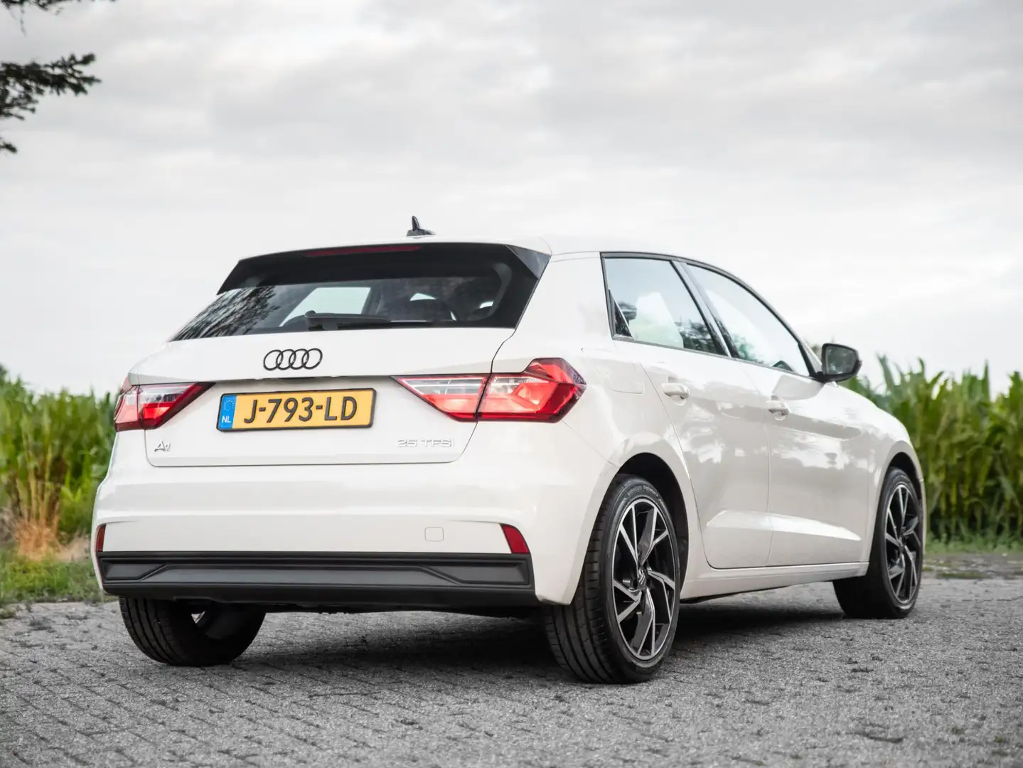 Audi A1 Sportback 25 TFSI Pro Line Cruise Carplay Airco Weiß - 2