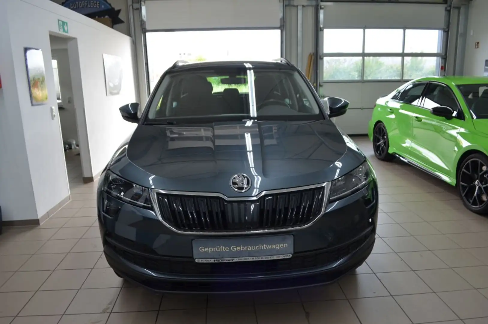 Skoda Karoq 1.0 TSI Ambition*AHK*Allwetterreifen*SHZ Grey - 2