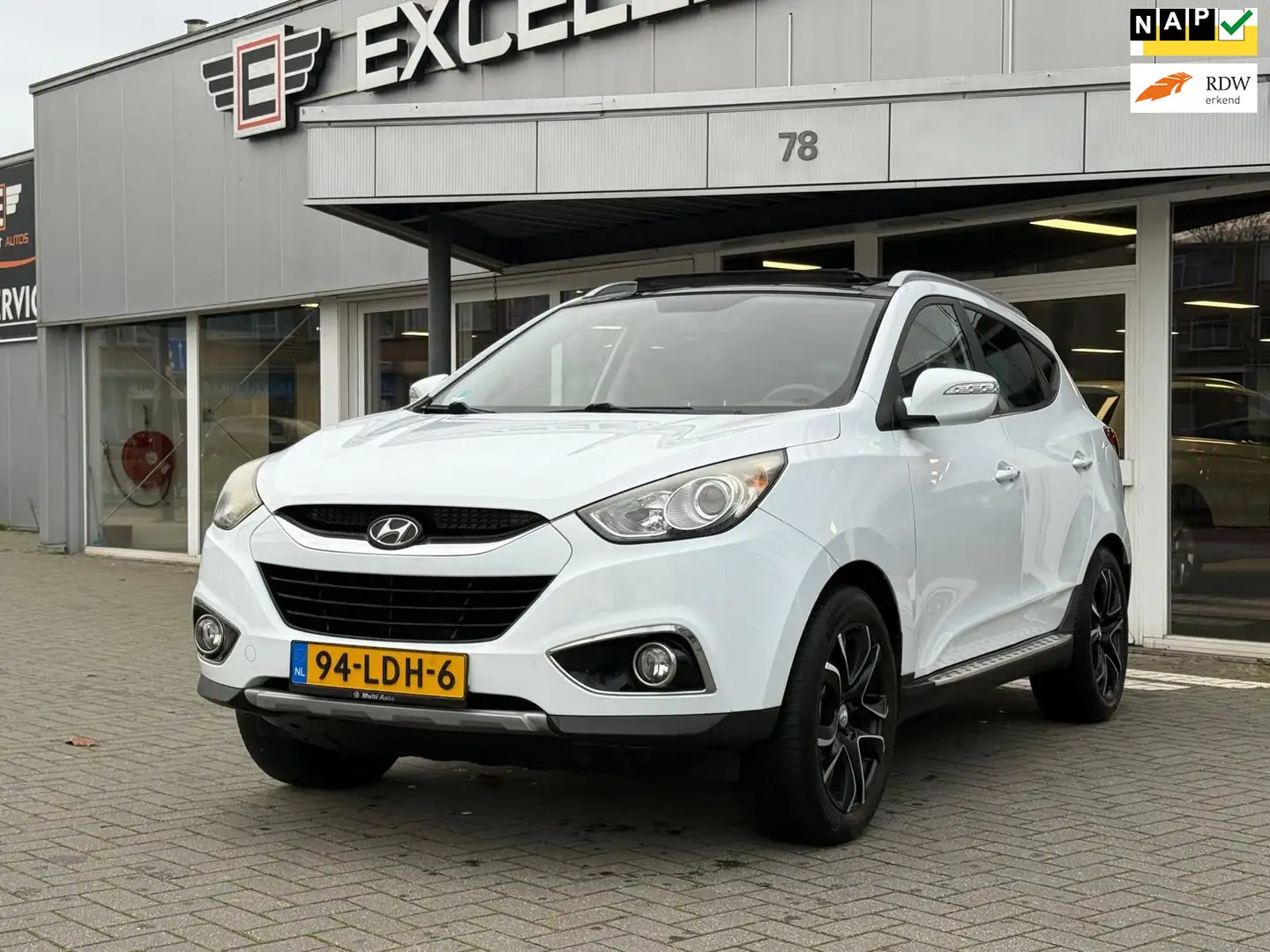 Hyundai iX35 2.0i i-Catcher Automaat - Panoramadak Wit - 1
