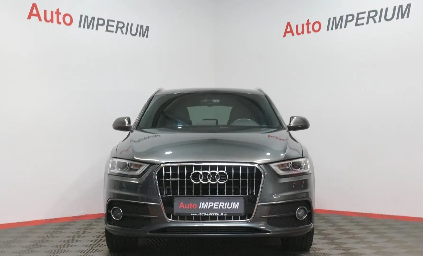 Audi Q3 2.0 TDI quattro S Line*TEMP*AHK*NAVI*XENON* Grau - 2