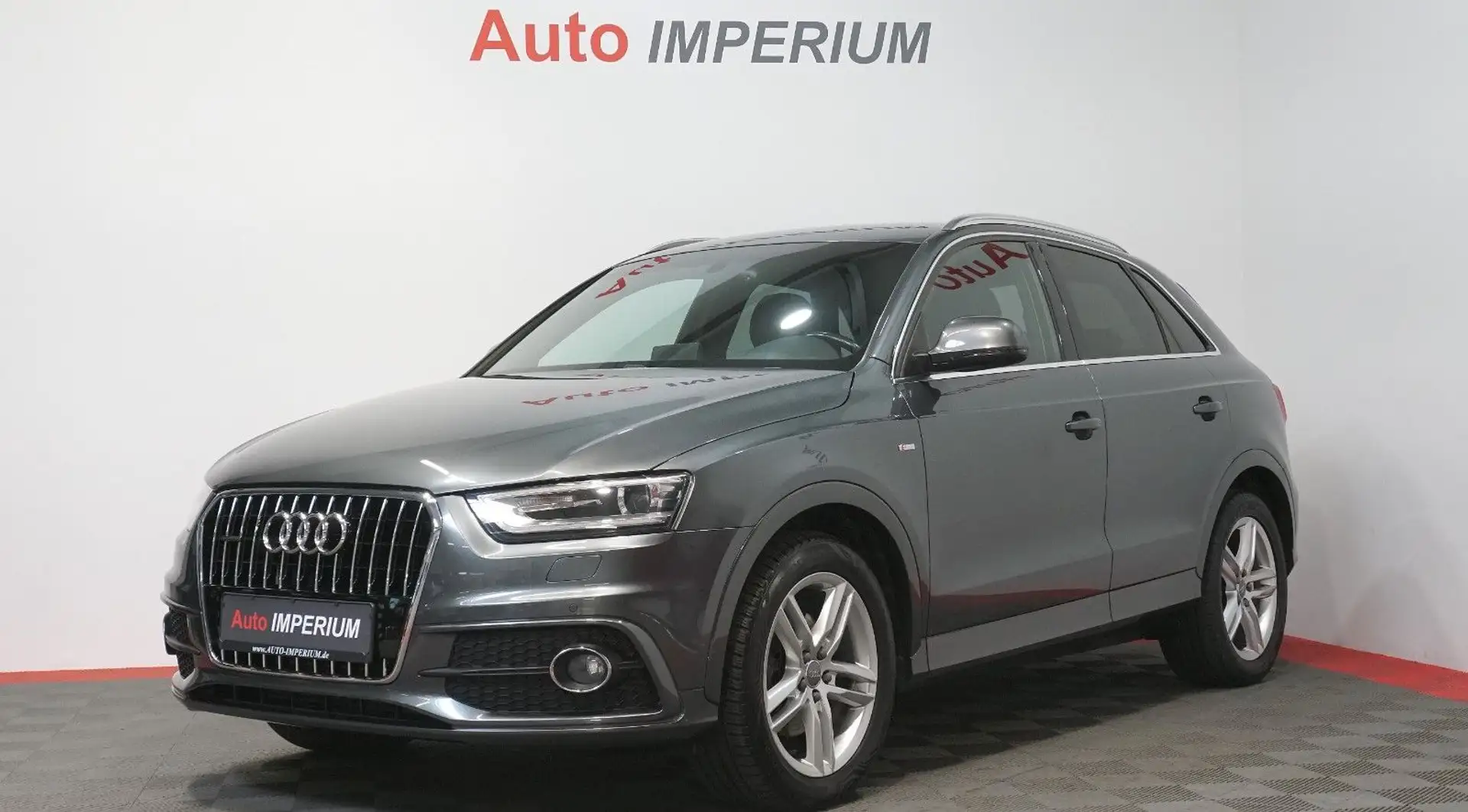 Audi Q3 2.0 TDI quattro S Line*TEMP*AHK*NAVI*XENON* Grau - 1