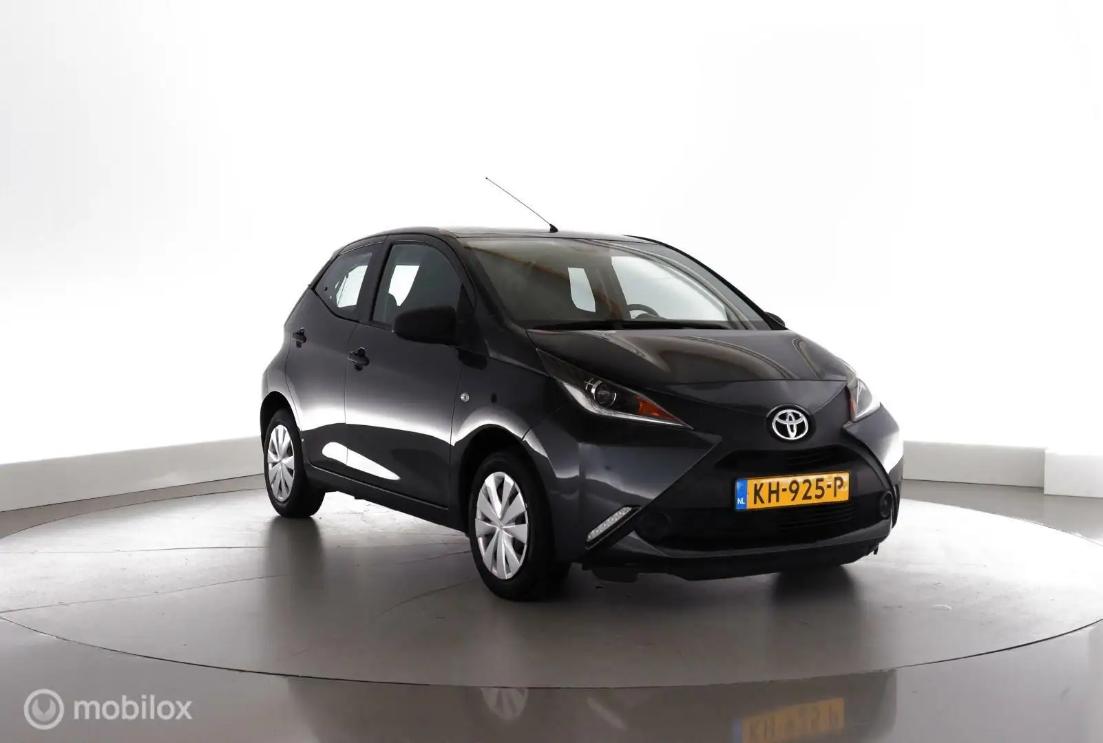 Toyota Aygo 1.0 VVT-i x-now geen import|airco|5drs Grau - 2