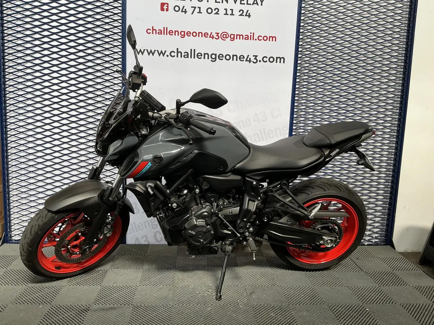 Yamaha MT-07 Gris - 1