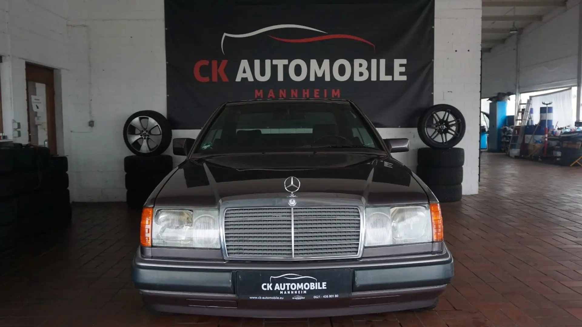 Mercedes-Benz E 220 CE COUPE TÜV-04-2026 - 1