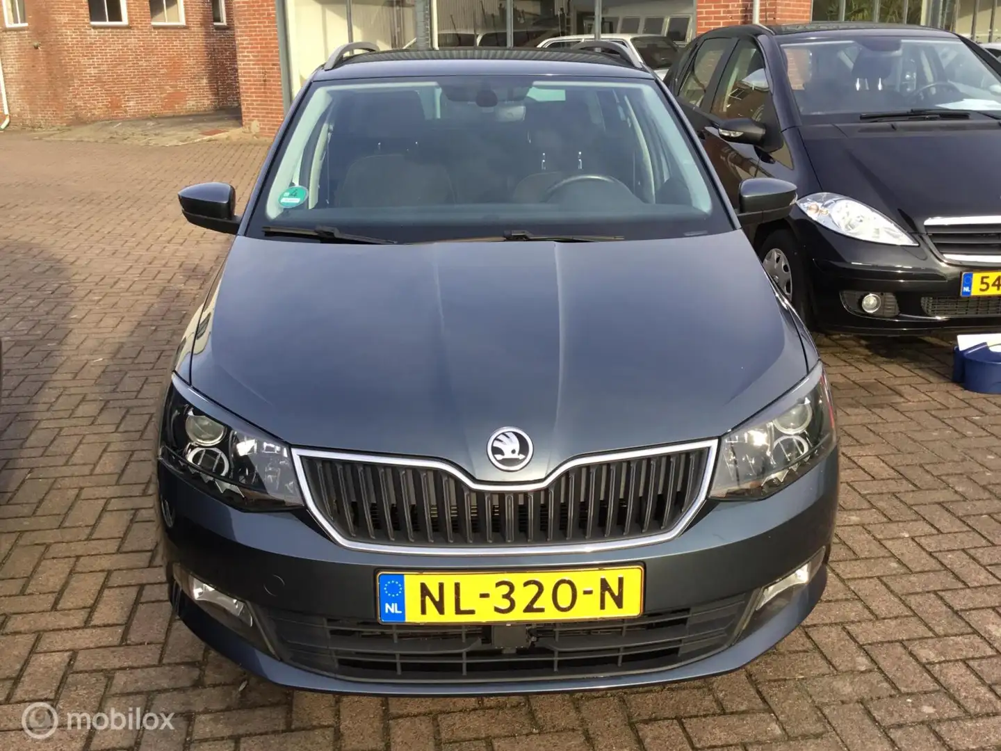 Skoda Fabia Combi 1.2 TSI Drive Grijs - 2
