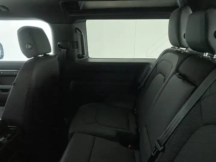 Land Rover Defender 2026, foto 7