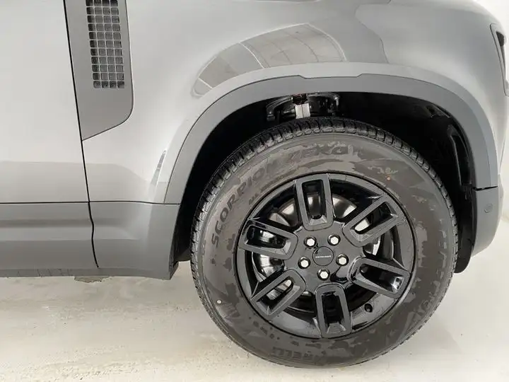 Land Rover Defender 2026, foto 6