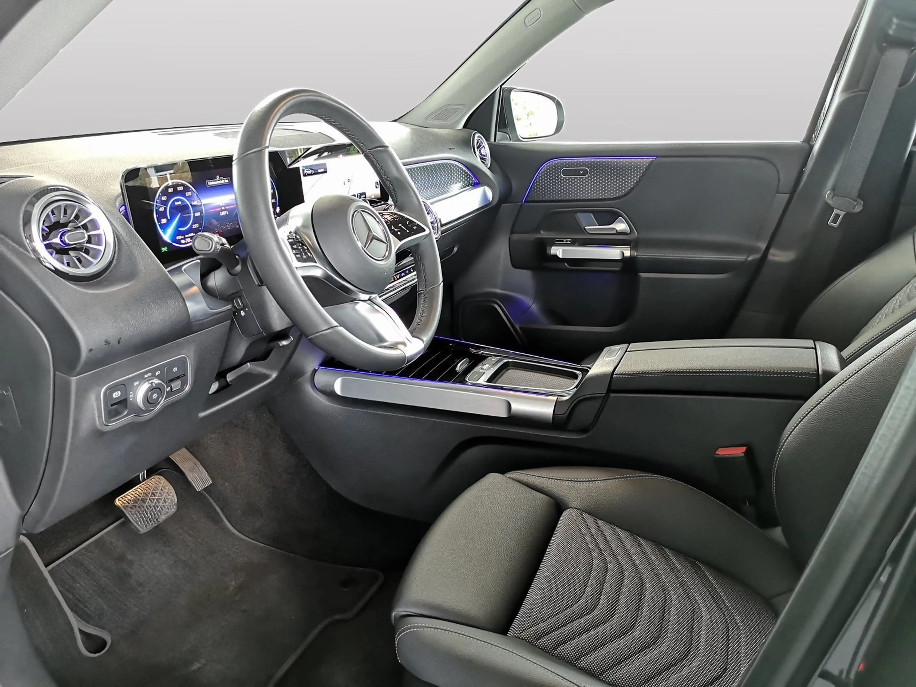 Mercedes-Benz EQB 350 4M Progressive ADVANCED+ANHÄNGERKUPPLUNG — photo 13