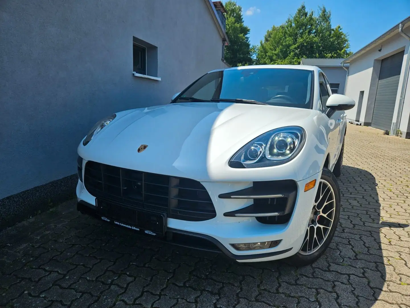 Porsche Macan Turbo RFK ACC Panorama Sitzbelüftung SWA Weiß - 2