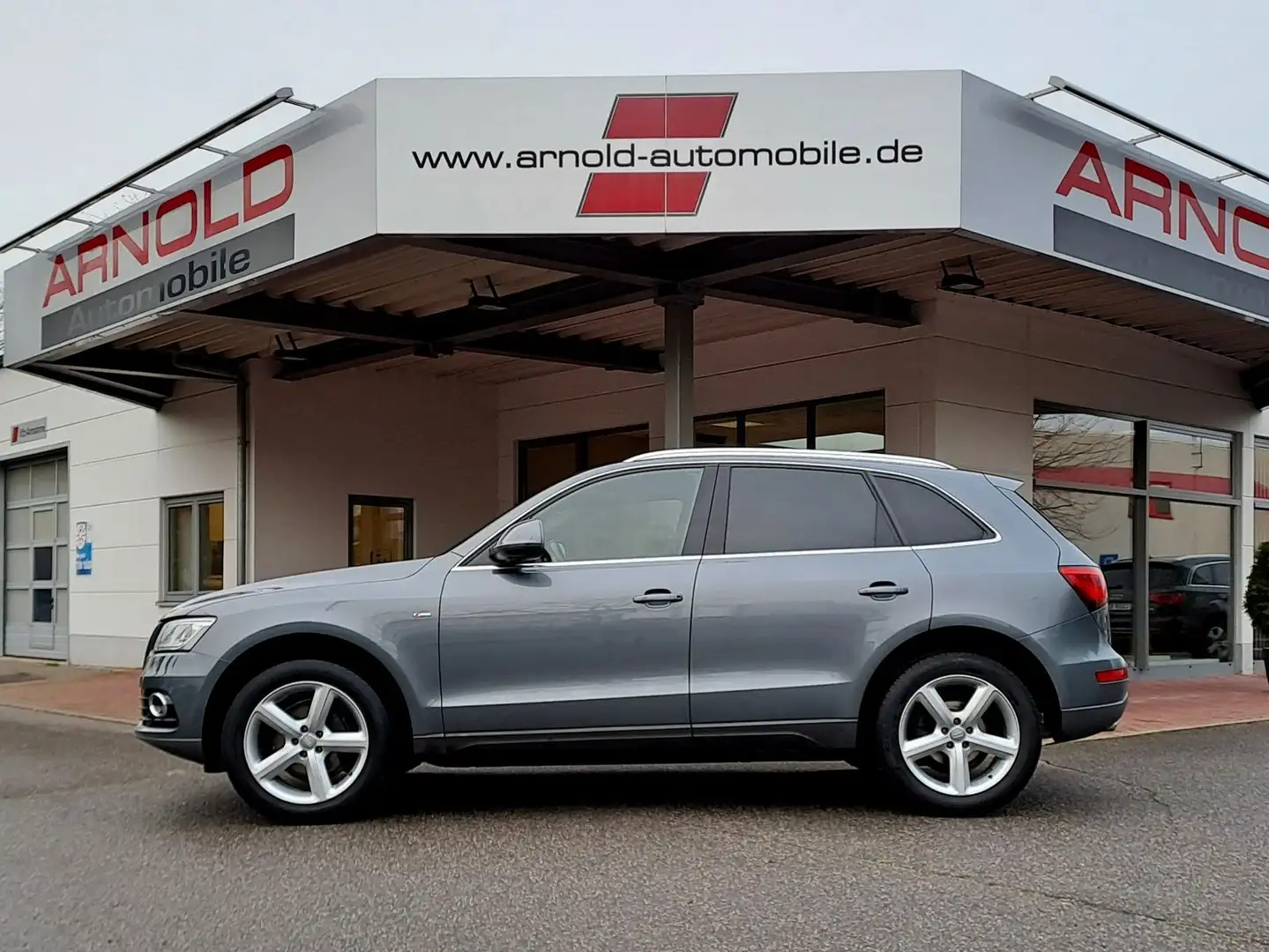 Audi Q5 2.0 TDI S tronic quattro S line Grau - 1
