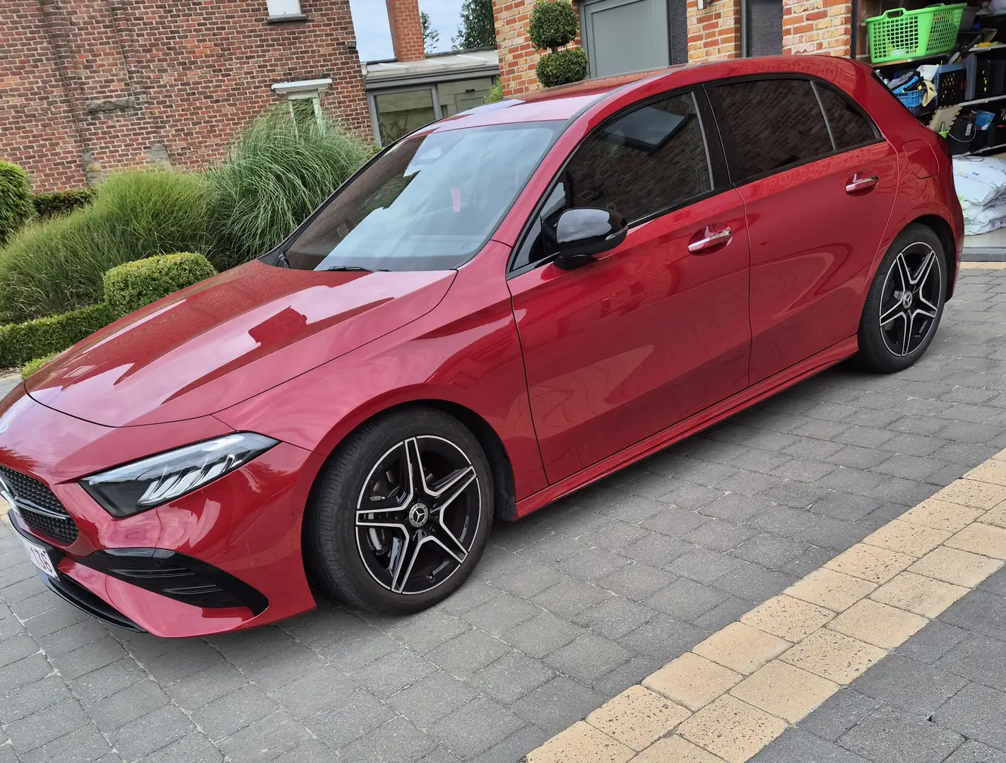 Mercedes-Benz A 180 Classe A 180 7G-DCT AMG Line Red - 1