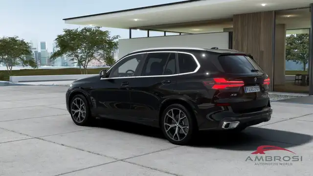 BMW X5 view 2