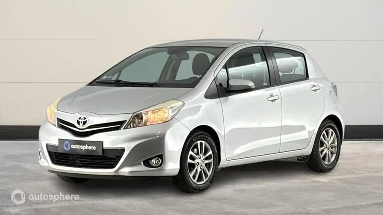 Toyota Yaris 100 VVT-i Dynamic CVT 5p
